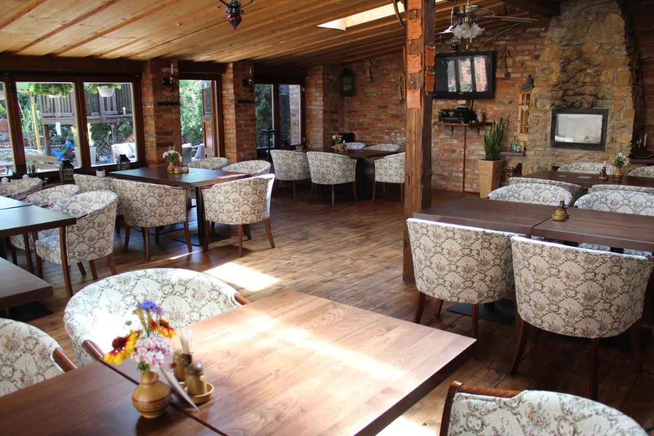 Maria Penzion & Restaurant Тренчин Екстер'єр фото
